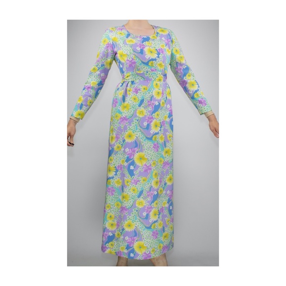 Vintage 1970’s Pastel Floral Longsleeve Maxi Dress - Picture 3 of 4